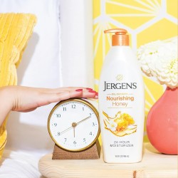 Jergens Nourishing Honey 16.8 Ounce Dry Skin Moisturizer (496ml)